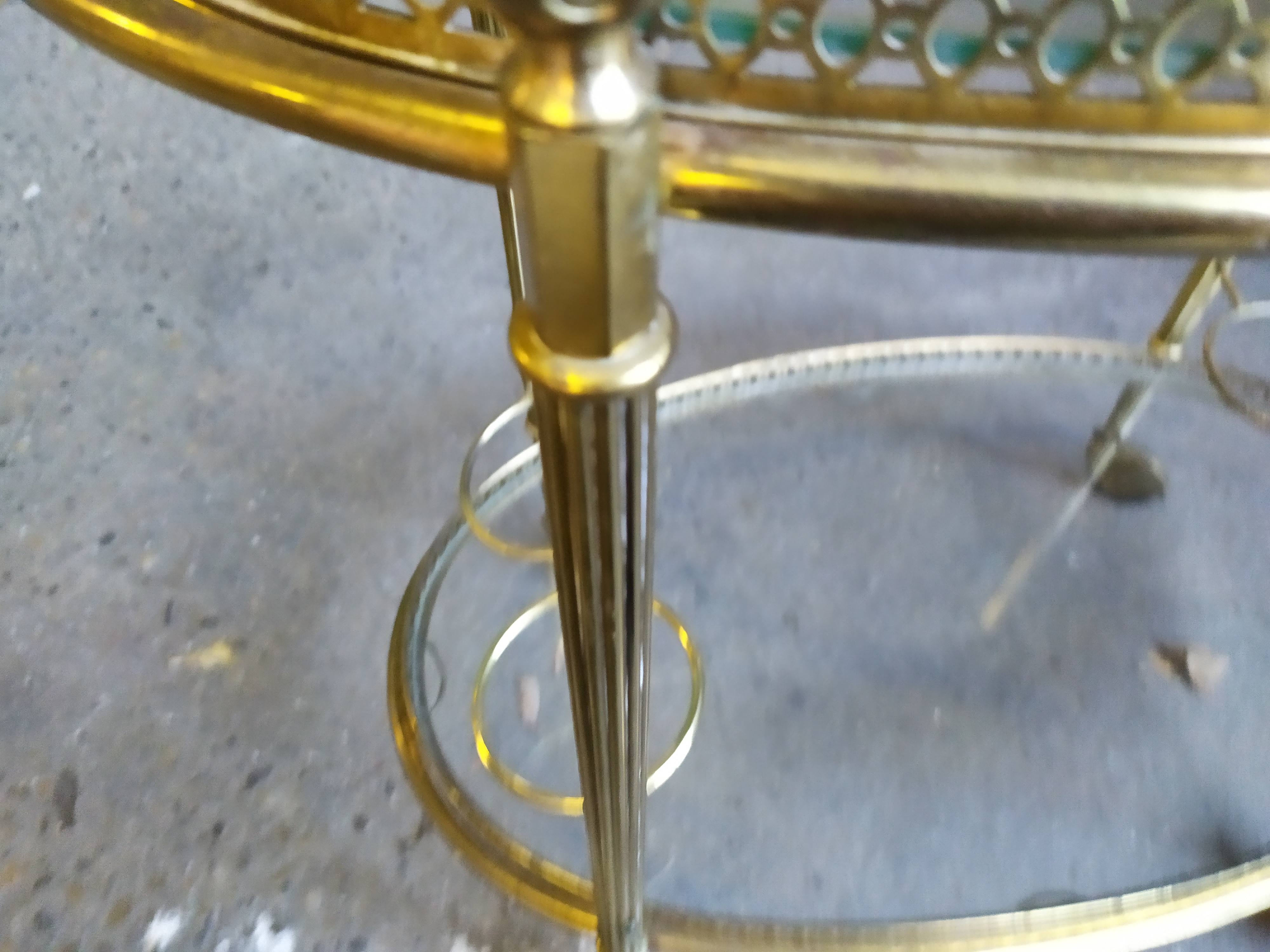 Golden rolling bar dessert