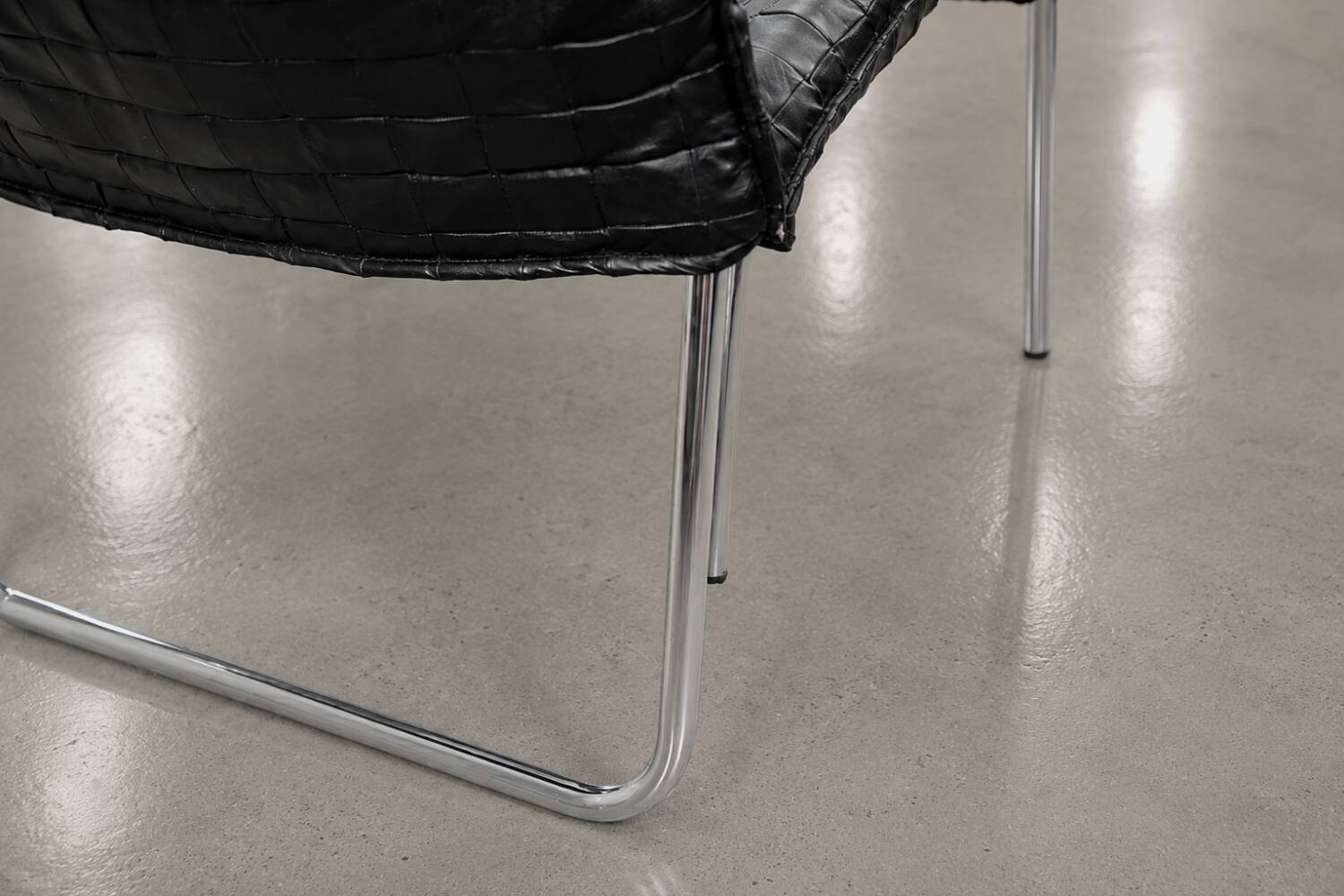 Chaises longues en cuir noir patchwork suédoises modernes du milieu du siècle d'IKEA