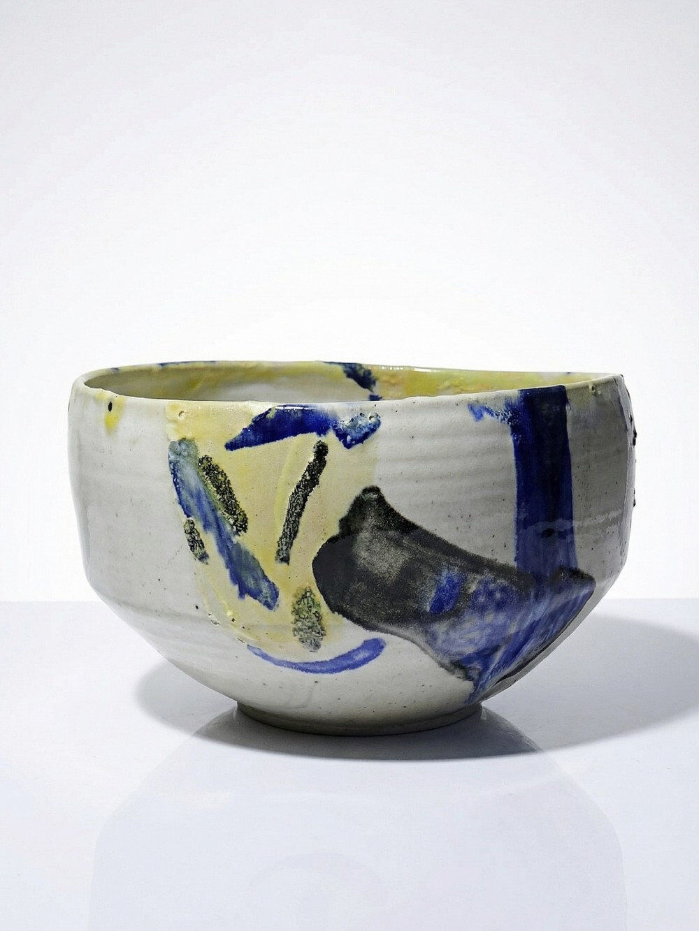 Large hand-turned stoneware salad bowl, signed, vintage from the 80s to 2000.
