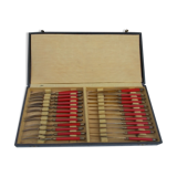 Housewife covered dessert red handle