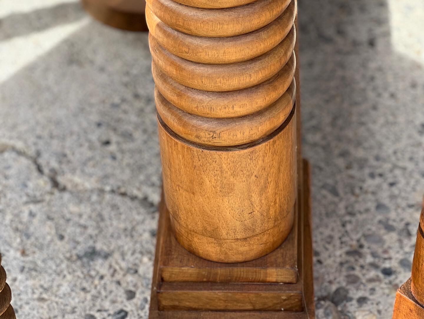 Set table and 4 chairs in walnut 1940