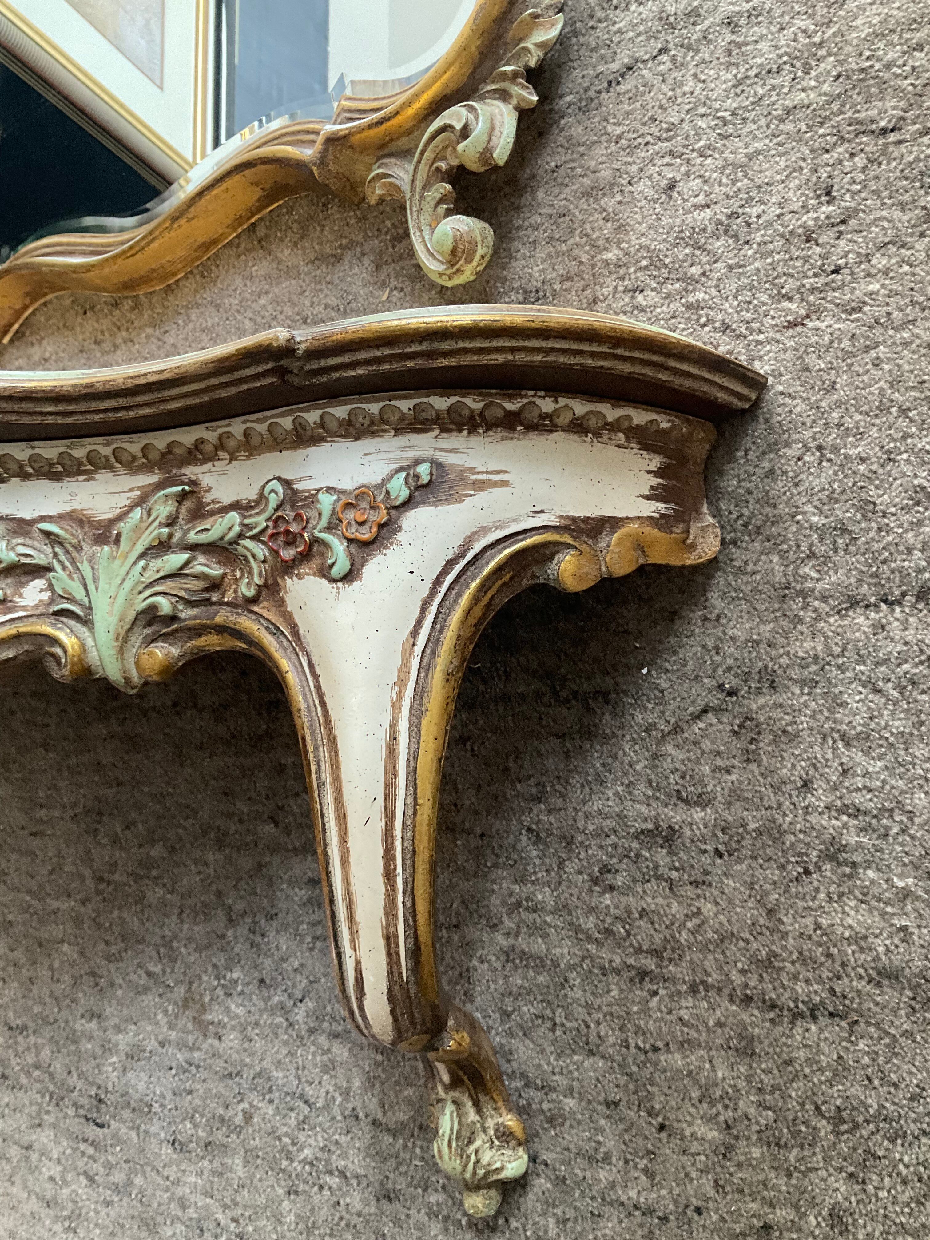 Ancien miroir et console murale en bois sculpté