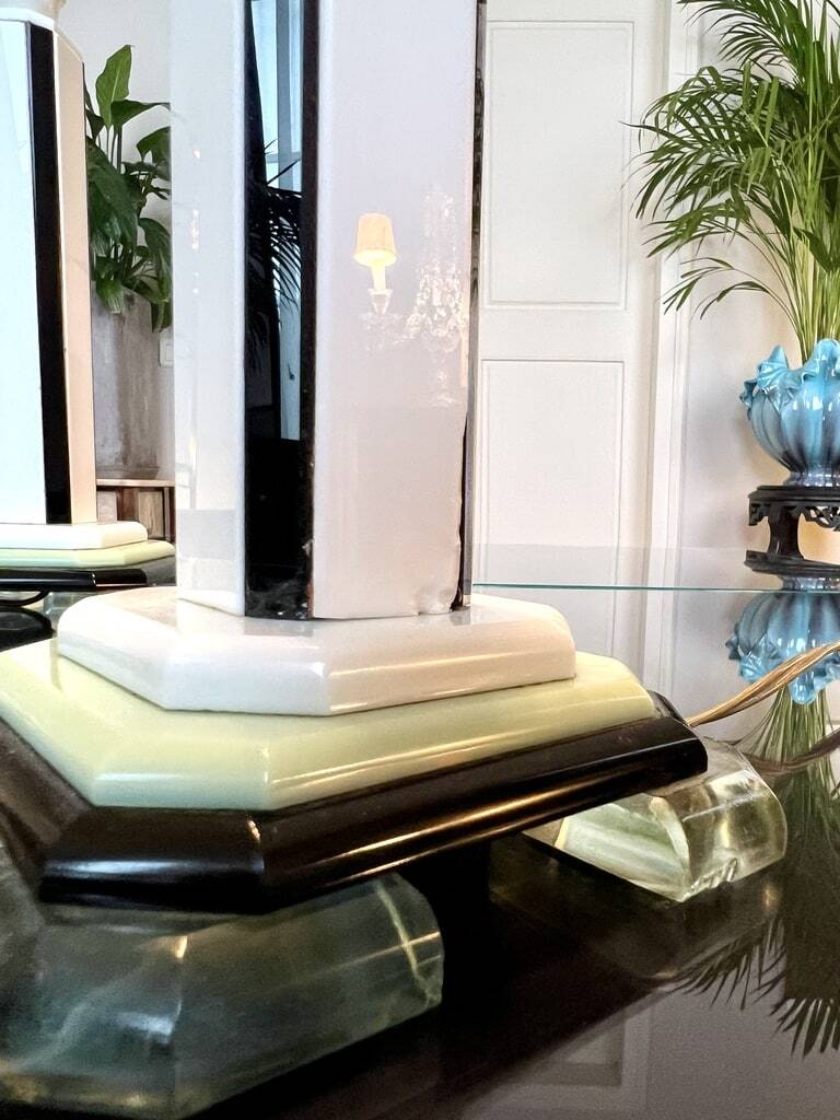 Modernist Art Deco lamps in opaline - 20th century lighting - Modern Design