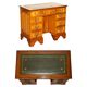 Bureau à deux caissons en bois de if frisé et cuir