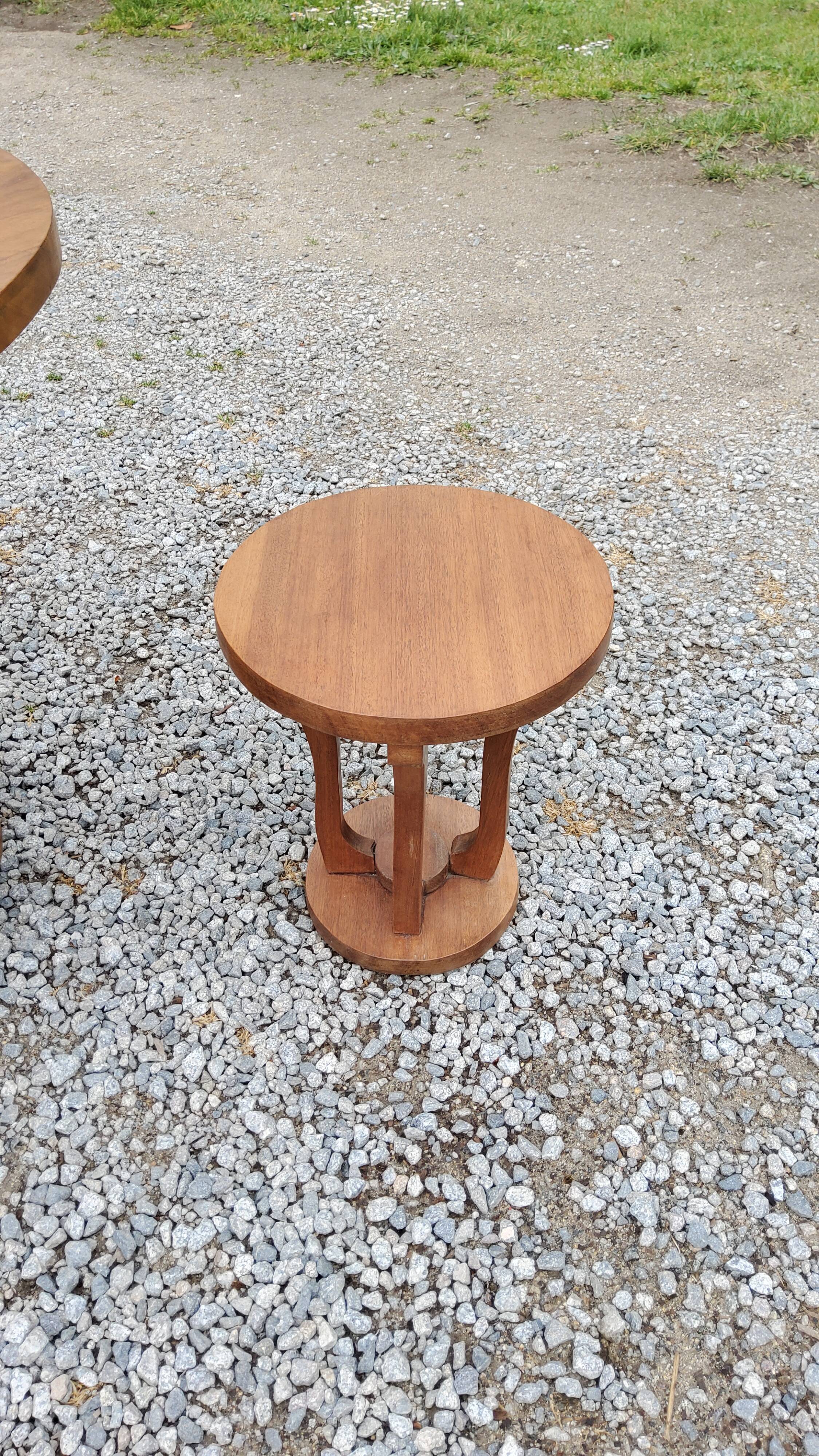 Coffee table and its three art deco stools in blond mahogany 1930