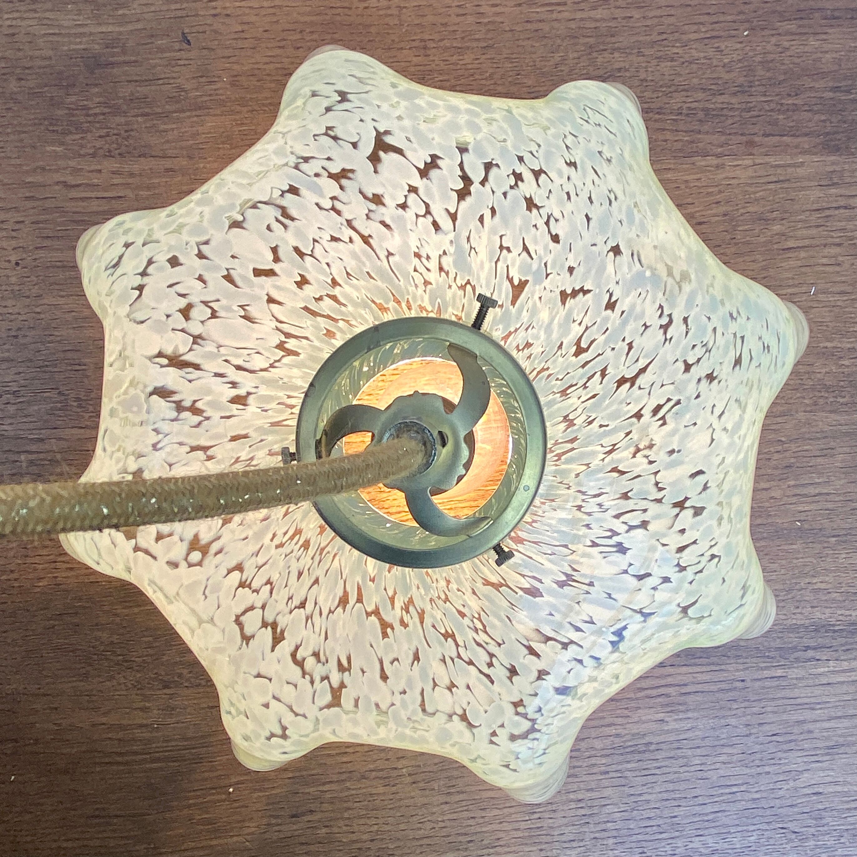 Suspension abat-jour vintage en verre de clichy mint
