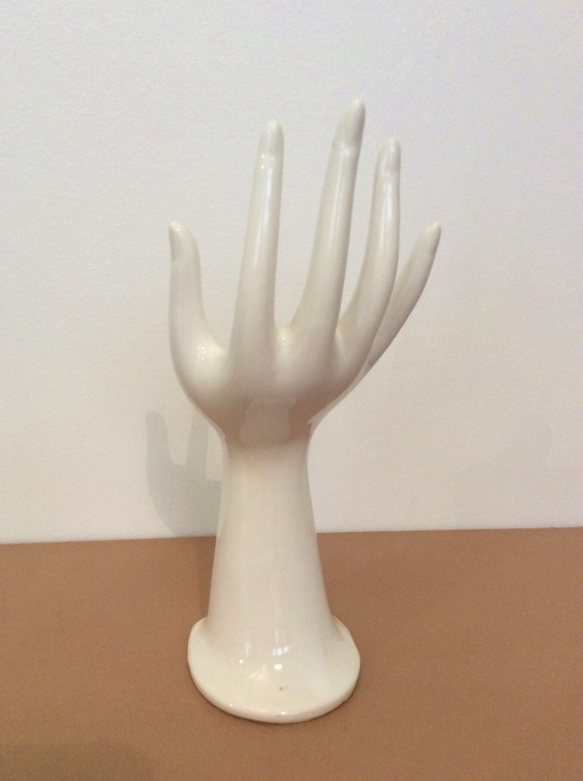 hand baguier white soliflore