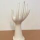 Main baguier soliflore blanche