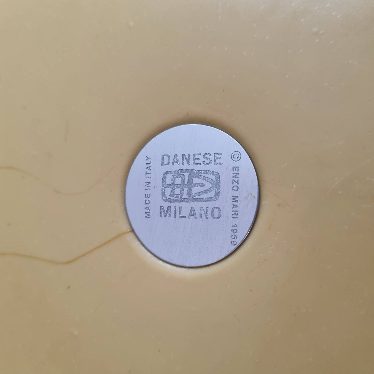 Portrait umbrella sent to Mari for Danese Milano from 1969.