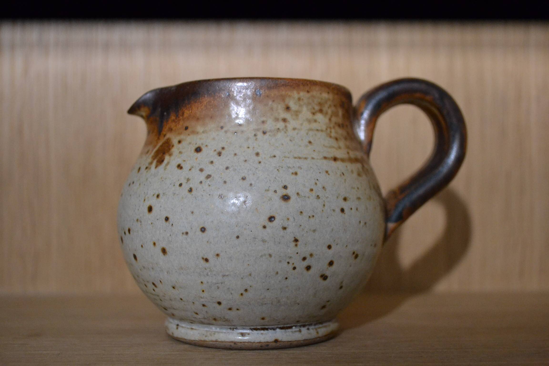 Pot à lait en grès