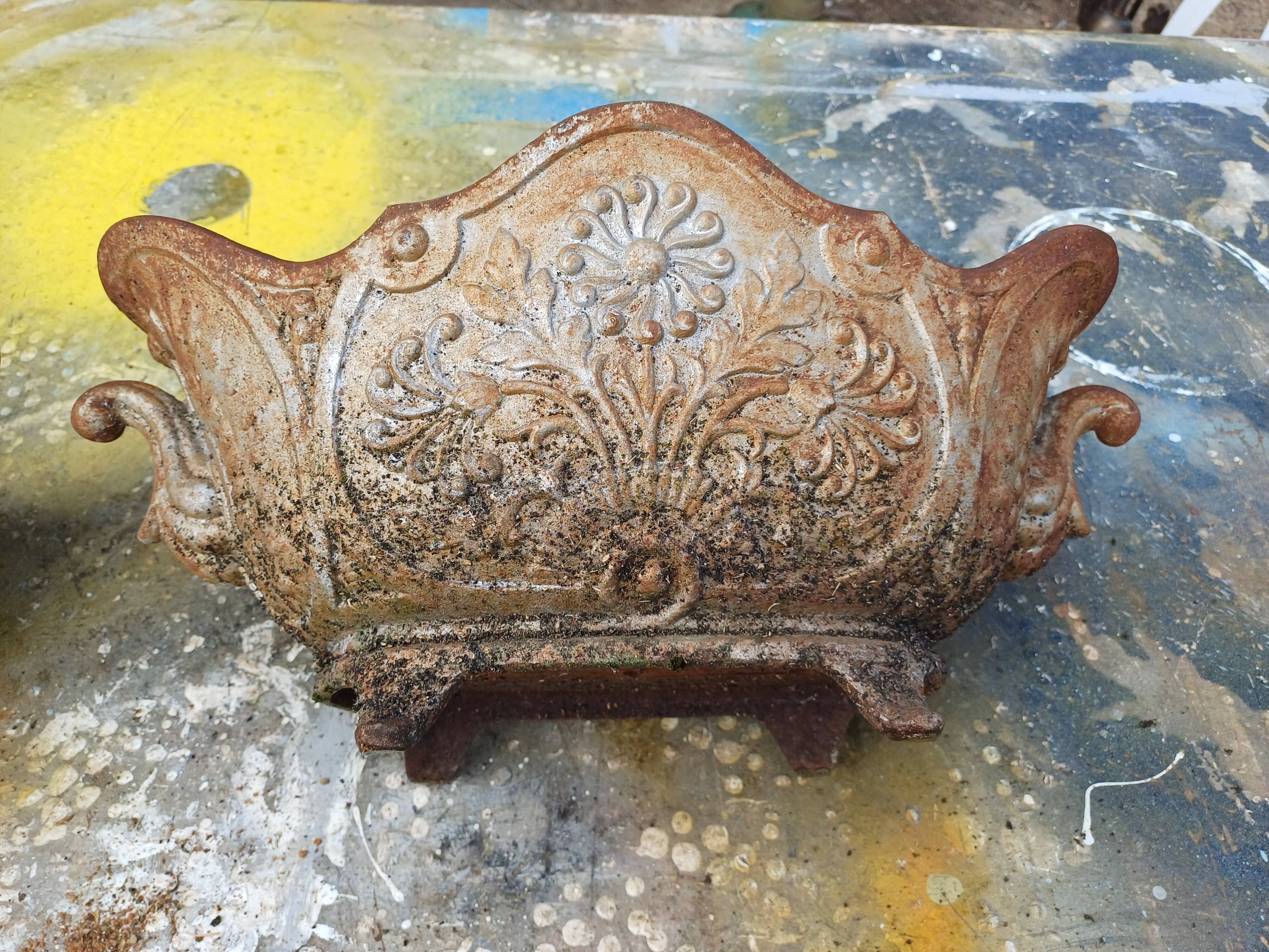 Pair of enamelled cast iron planters from 1900 from Charleville-Mézières