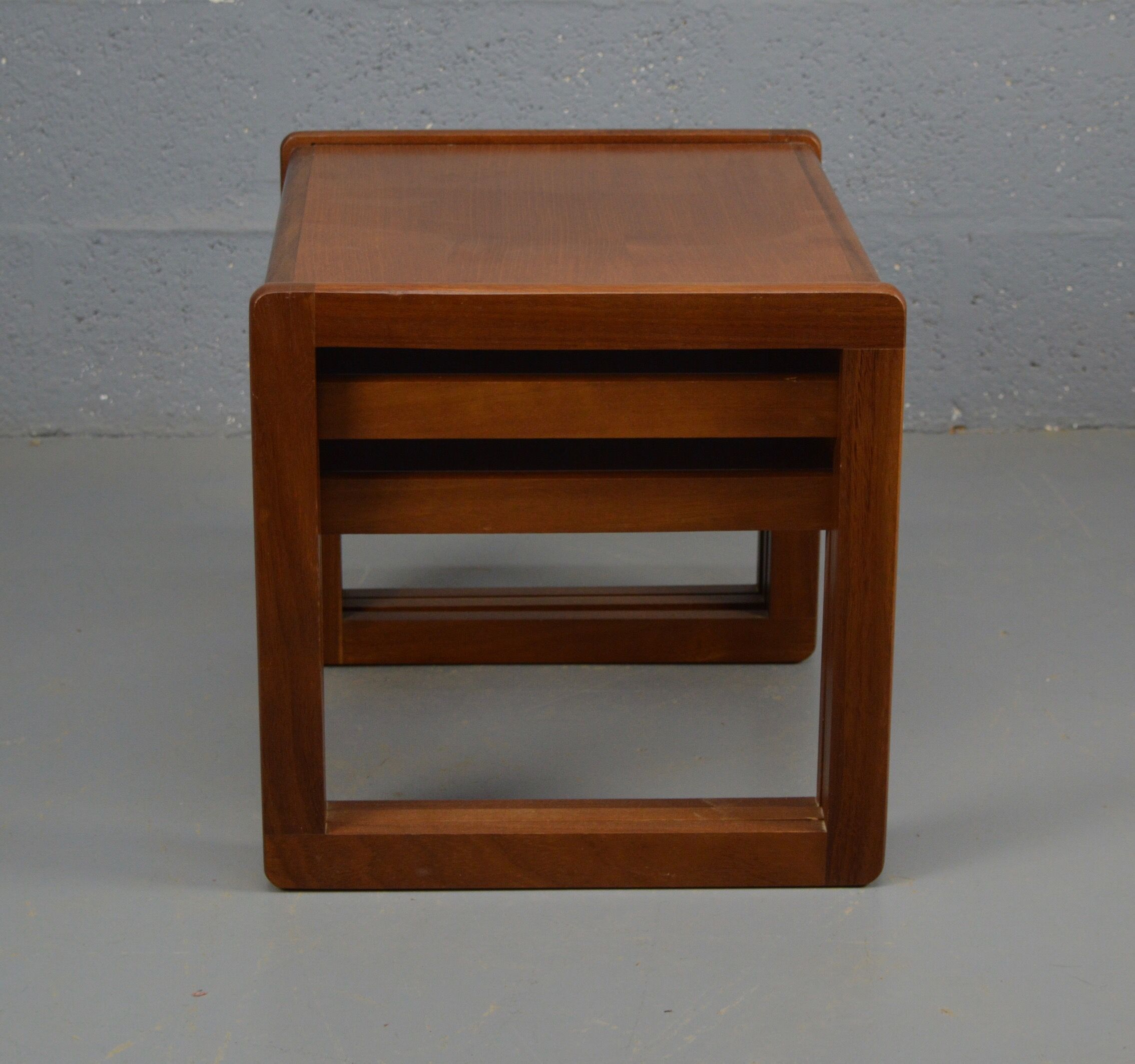 Pull out tables 1960