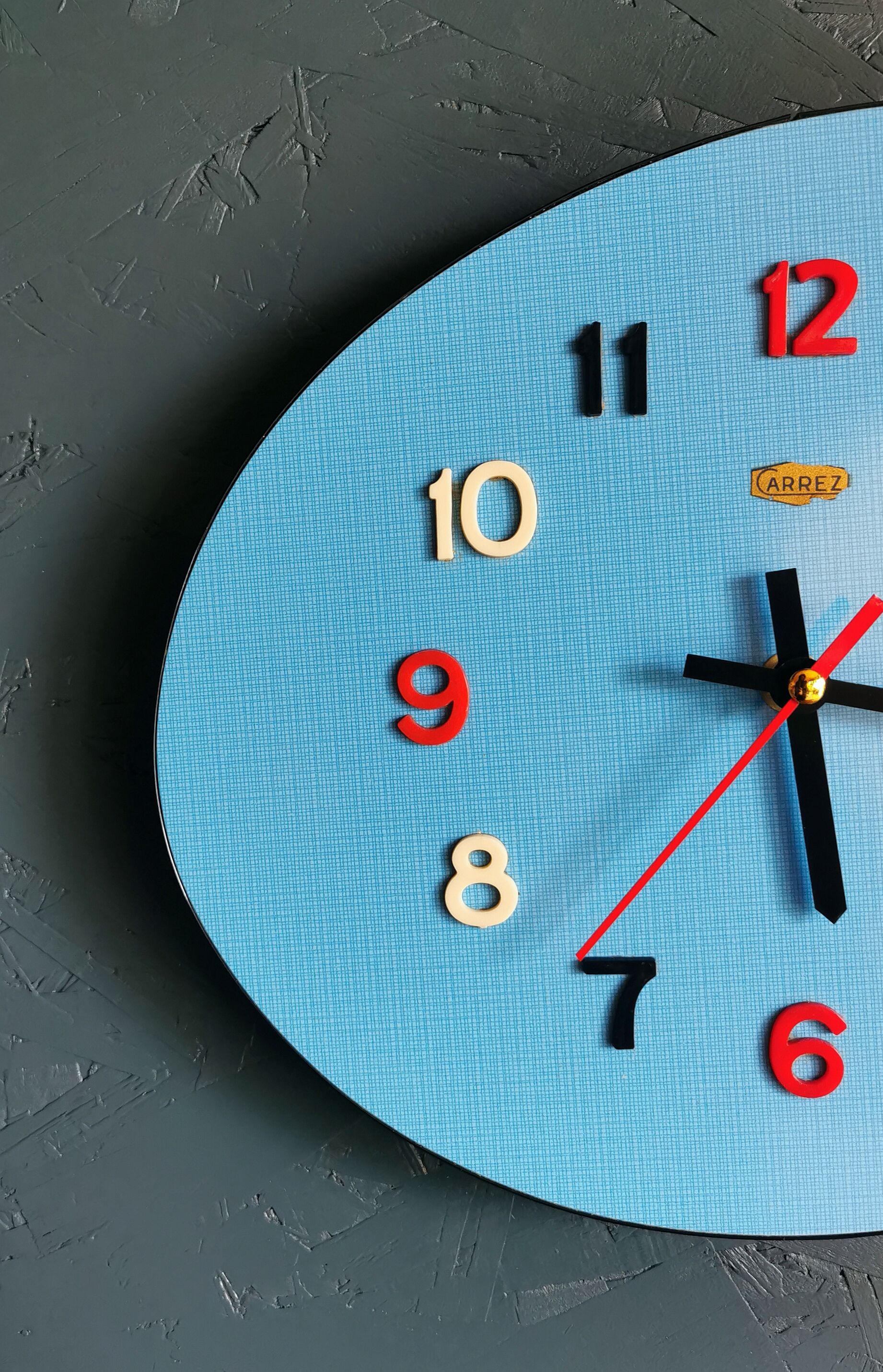 Vintage formica clock silent wall clock painter palette "Carrez bleu"