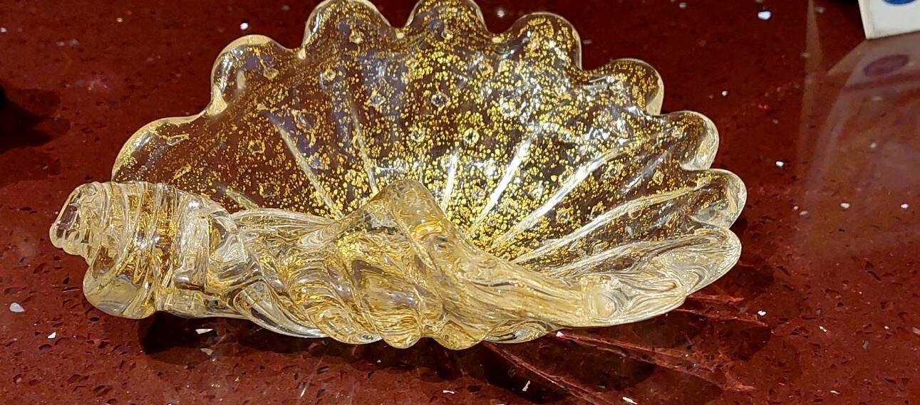 Murano glass bowl with gold flecks, 1960s shell design.
