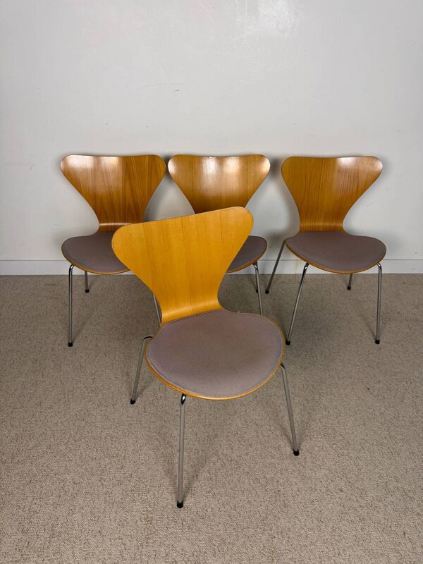 4 chaises Série 7 – Arne Jacobsen pour Fritz Hansen