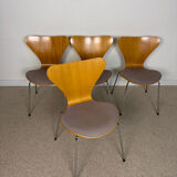 4 chairs Series 7 – Arne Jacobsen for Fritz Hansen