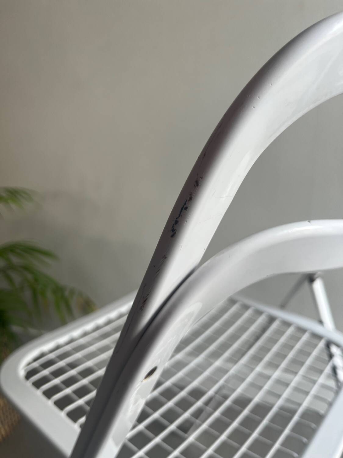 Vintage white folding chair Cidue