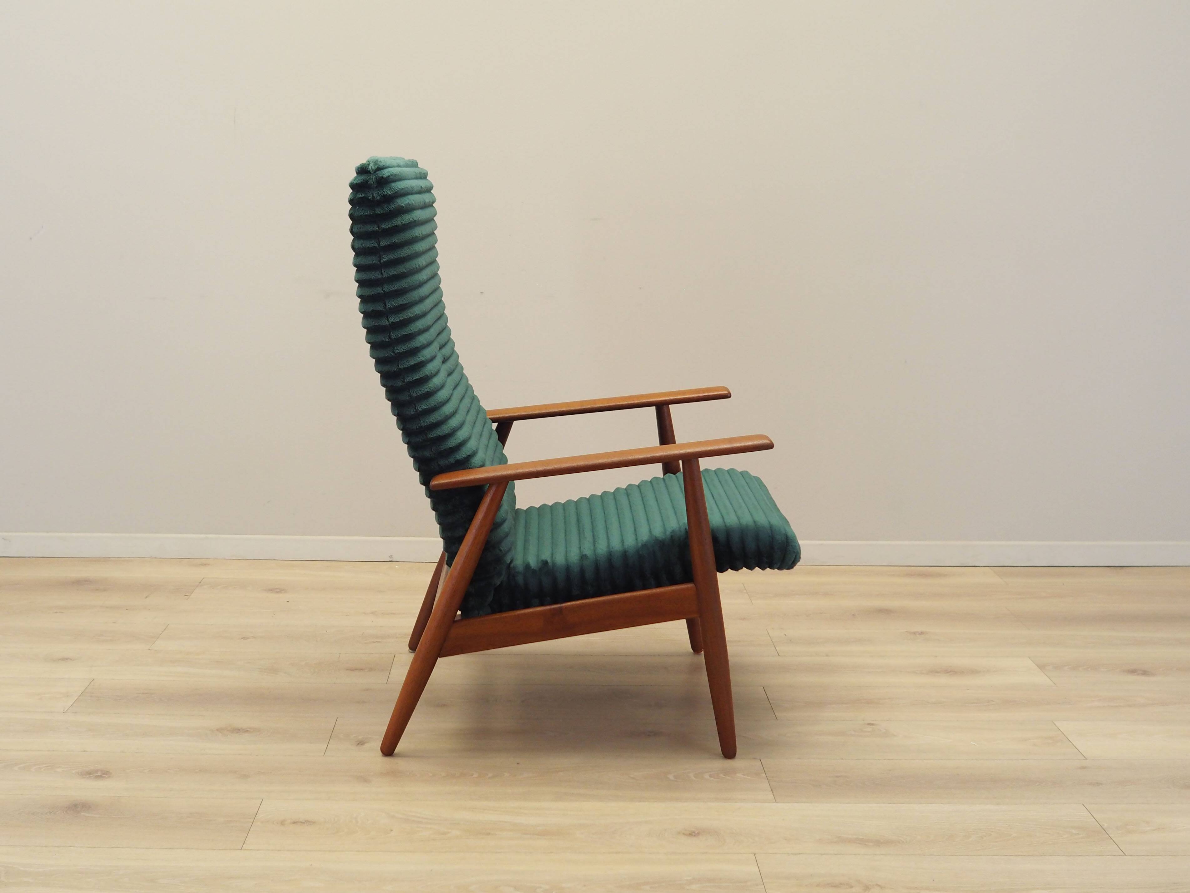 Fauteuil en velours, design danois, années 1970, production : Danemark