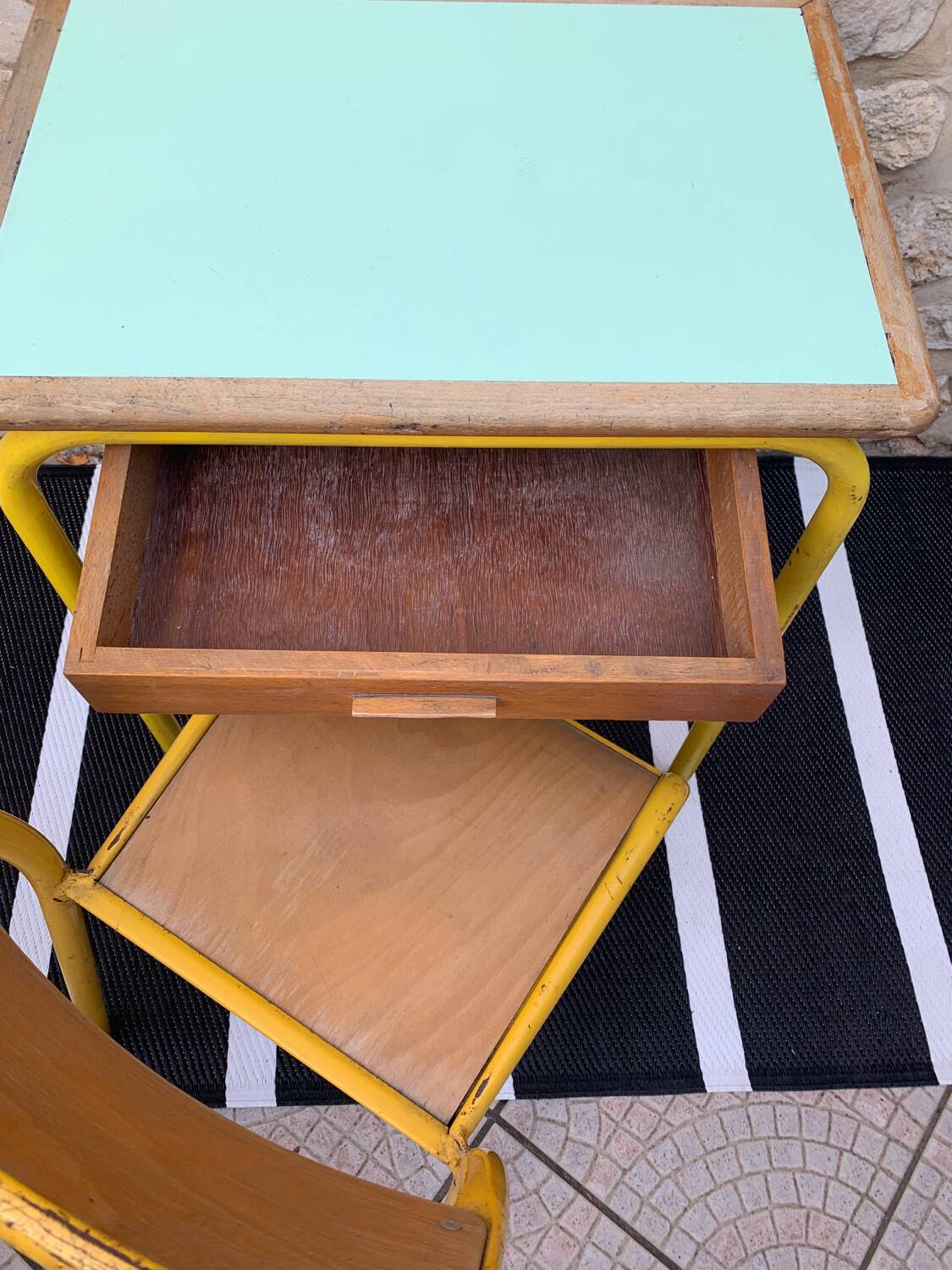 School desk with chair