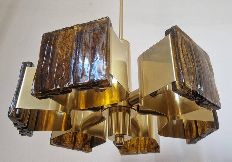 Rare mid-century chandelier in brass and resin, 1970s