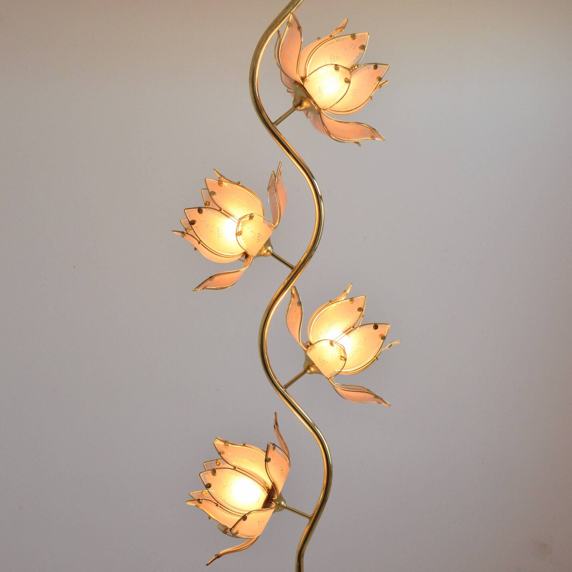 Floor lamp / Lotus flower floor lamp Italian design vintage 1970s