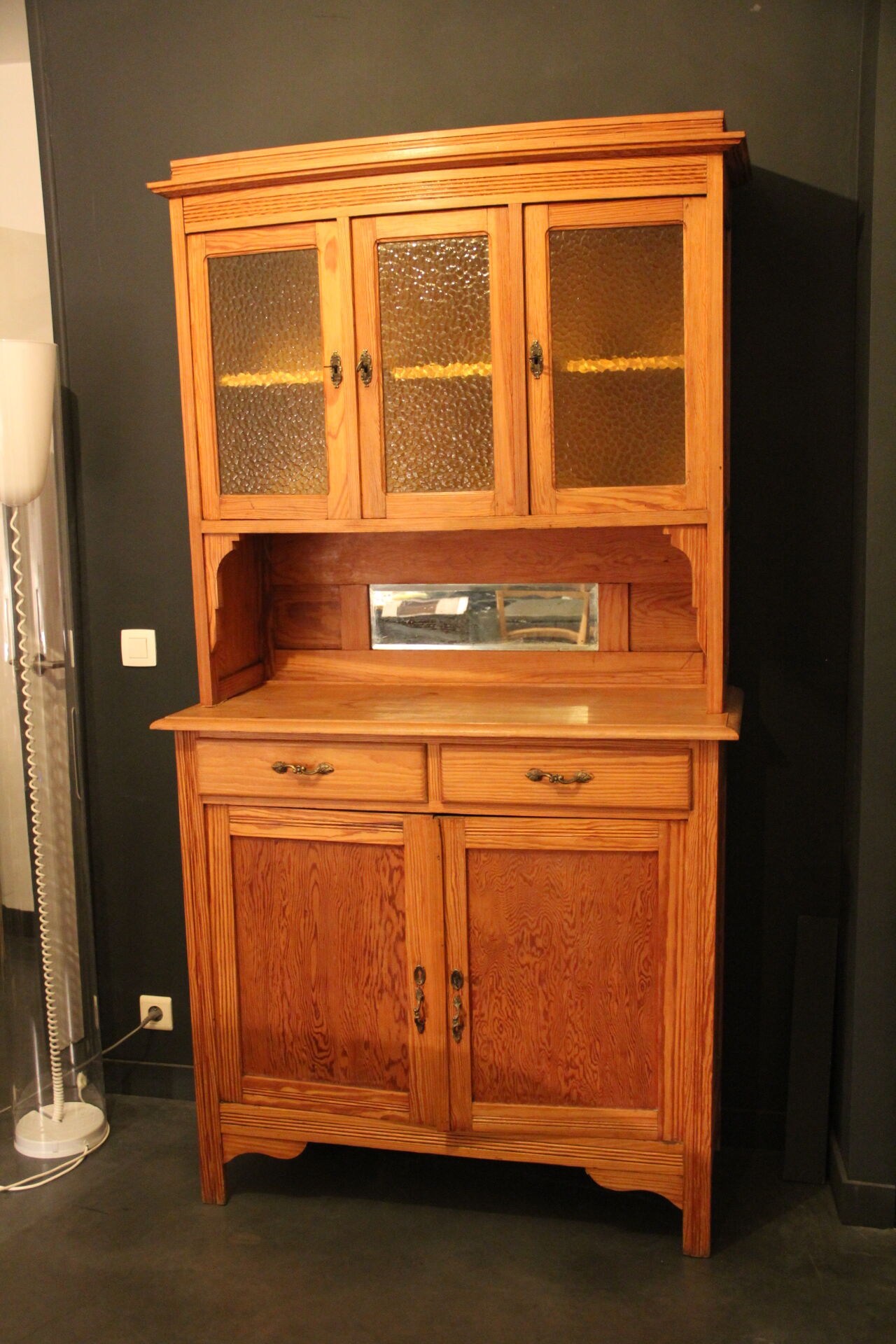 Double-body cabinet in varnished pine sun tones
