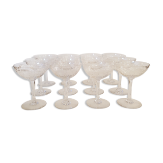 12 cups a champagne in Baccarat crystal, 1920