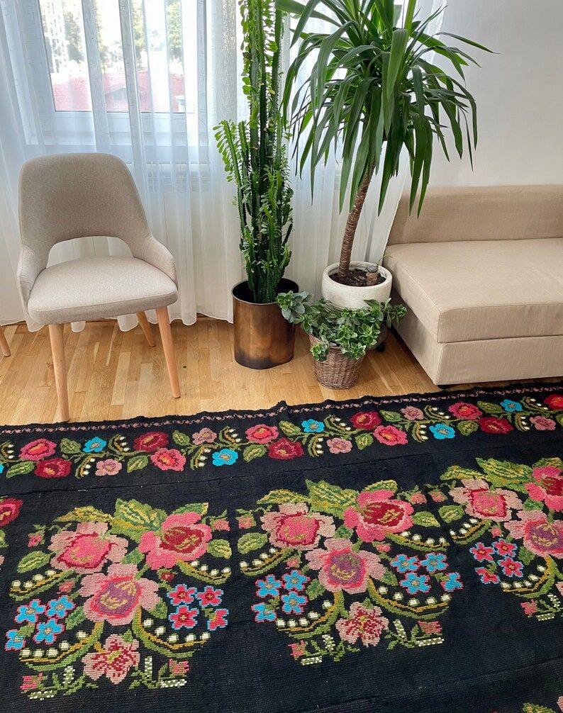 Romanian floral rug with beautiful design made by hand in wool