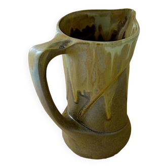 Art Nouveau pitcher for water, wine or beer in stoneware.