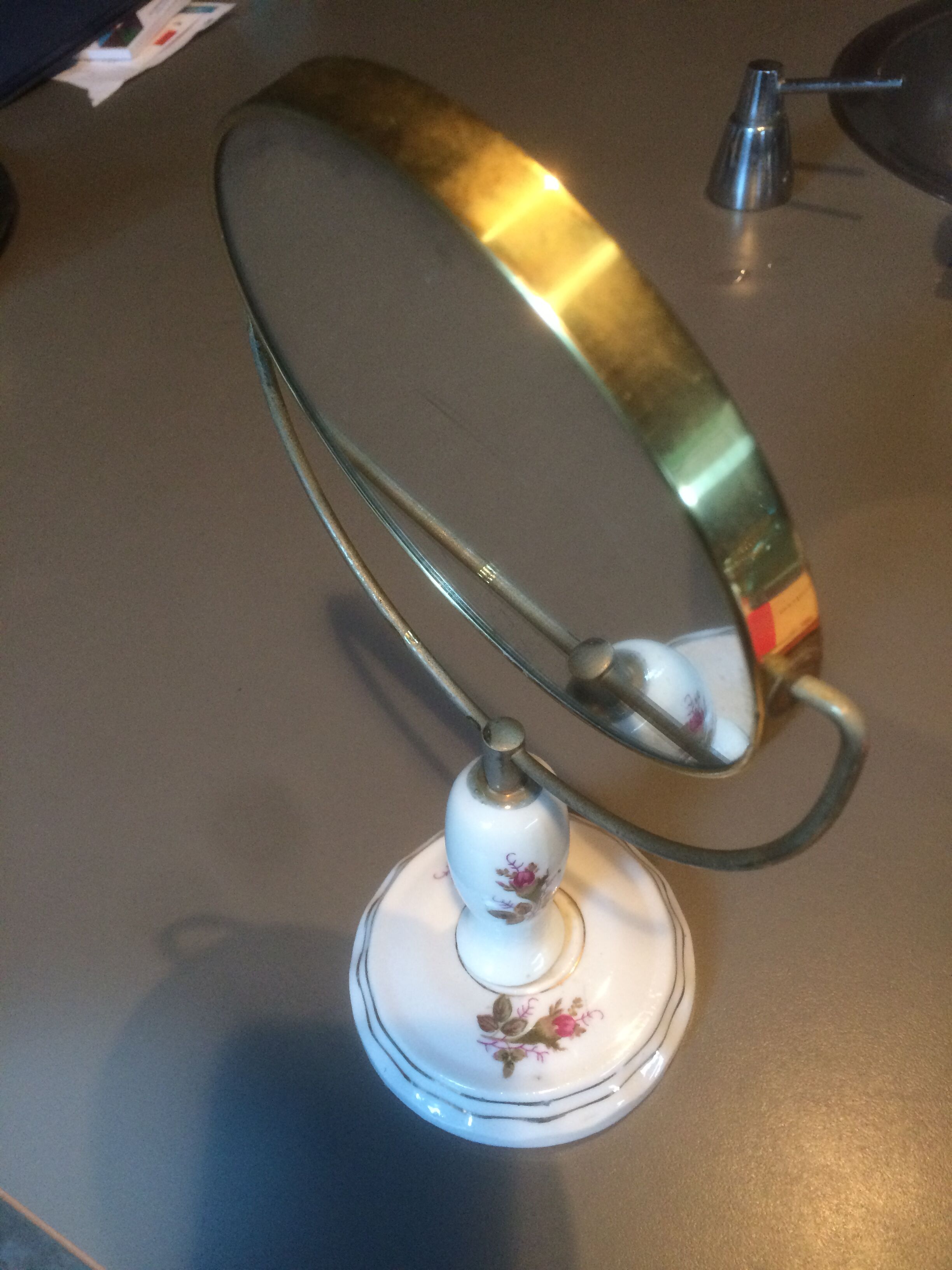 Mirror swivelling with porcelain foot