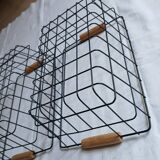 2 metal baskets