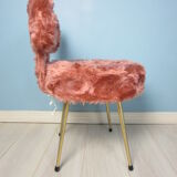 Pink moumoute chair