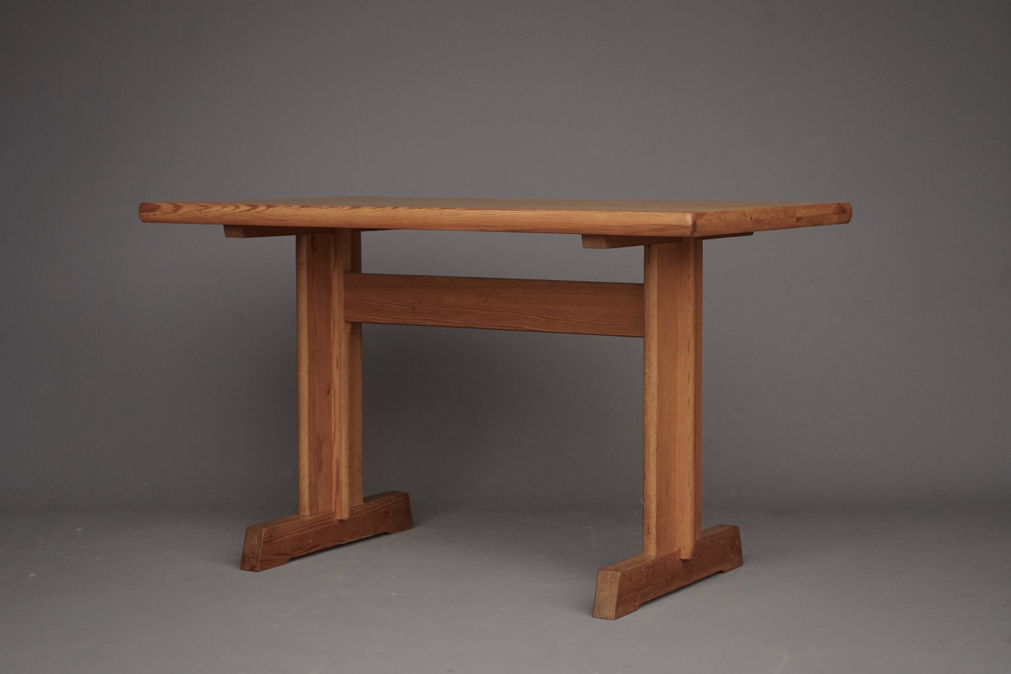 Table de cuisine en pin massif, années 1970