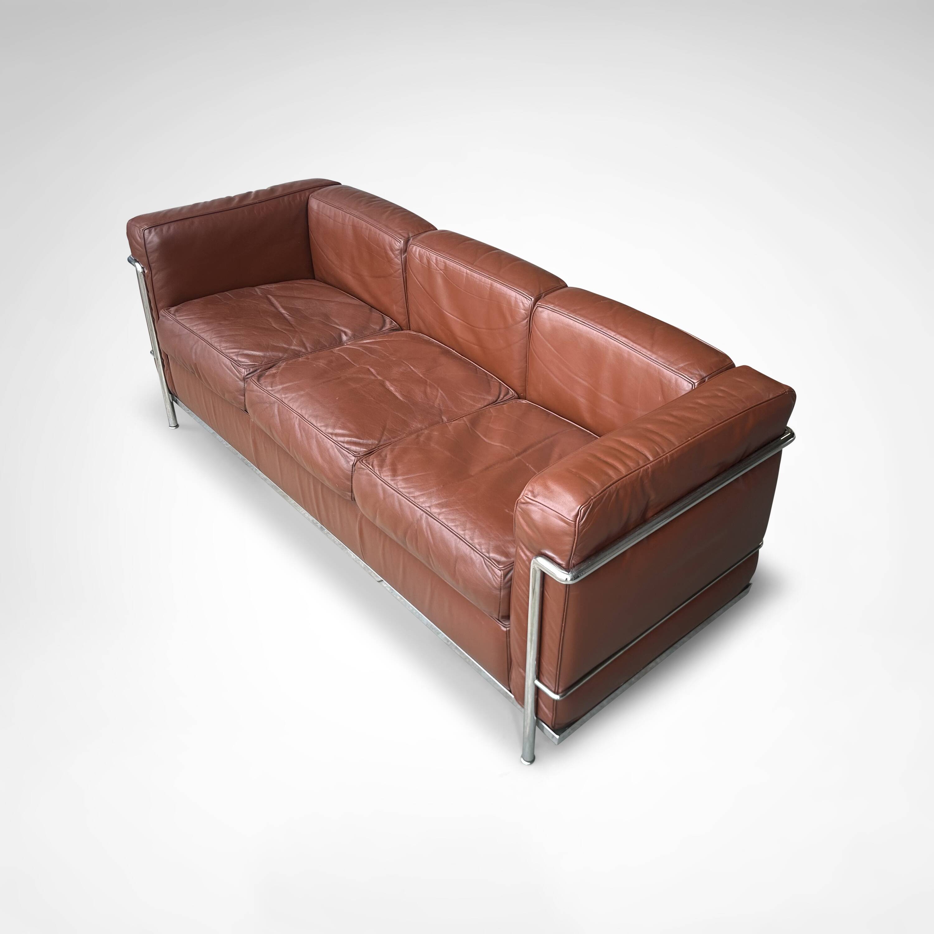 Early production LC2 leather 3-seater sofa by Le Corbusier Cassina 1970s