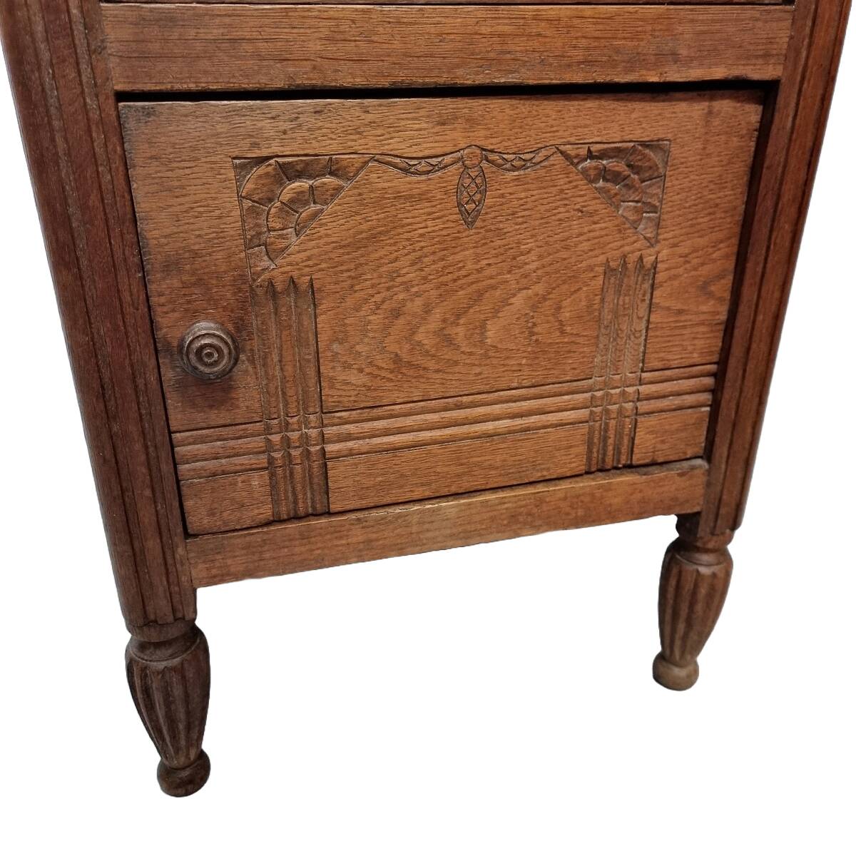 Table de chevet Art Déco en chêne avec plateau en marbre