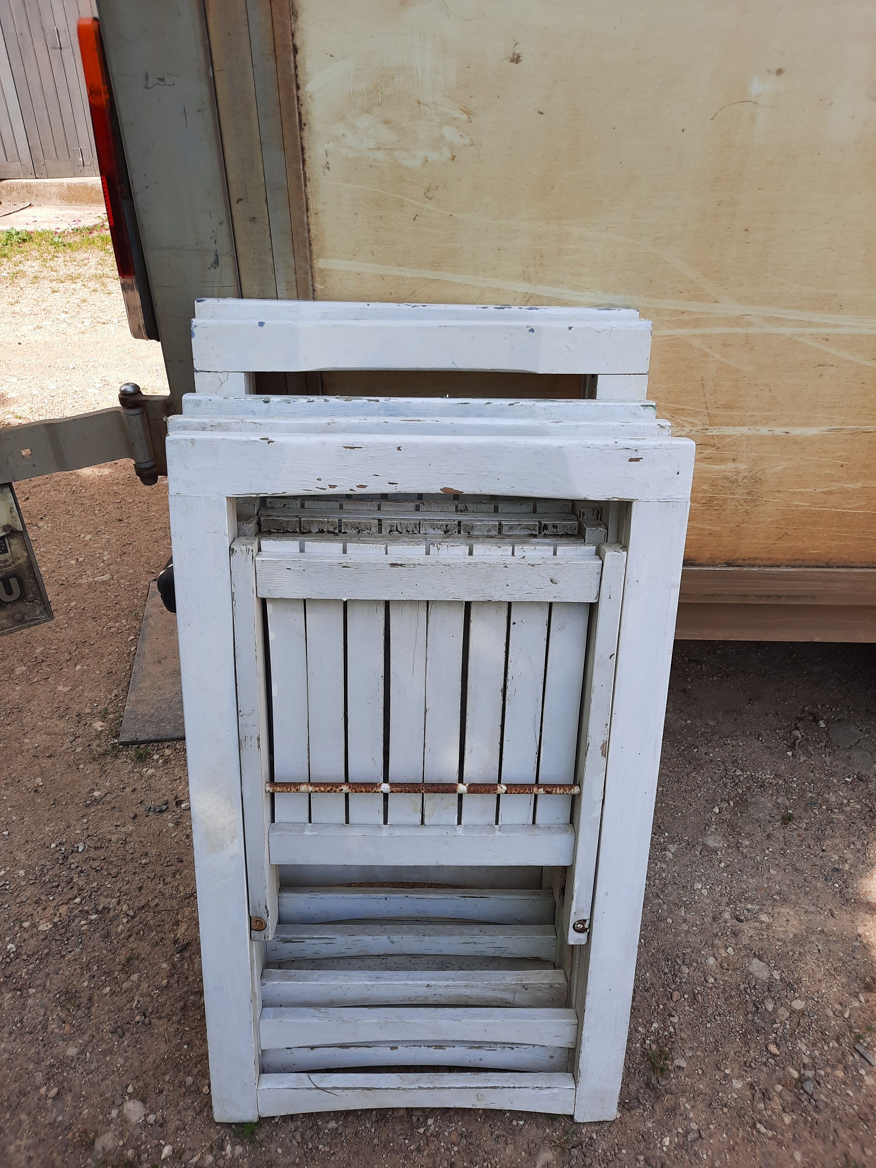 5 folding garden chairs