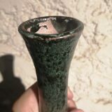 Vase vert en grès vernissé