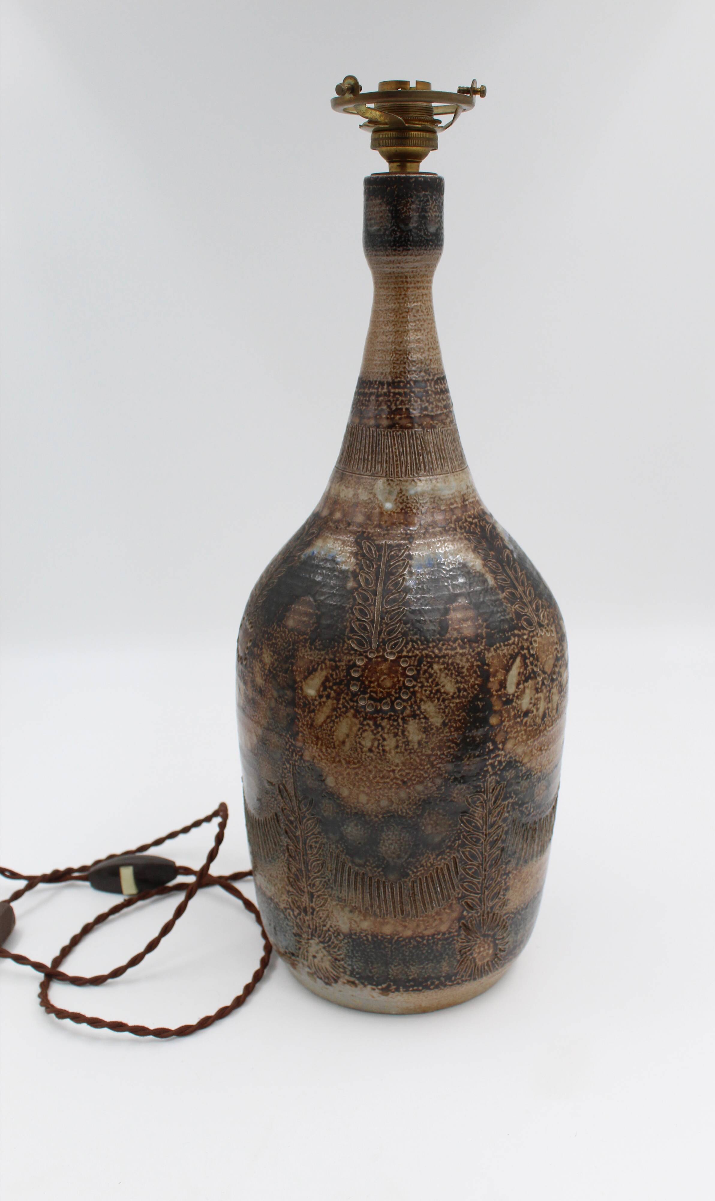 Ceramic lamp base signed jc courjault keraluc in quimper circa 1970