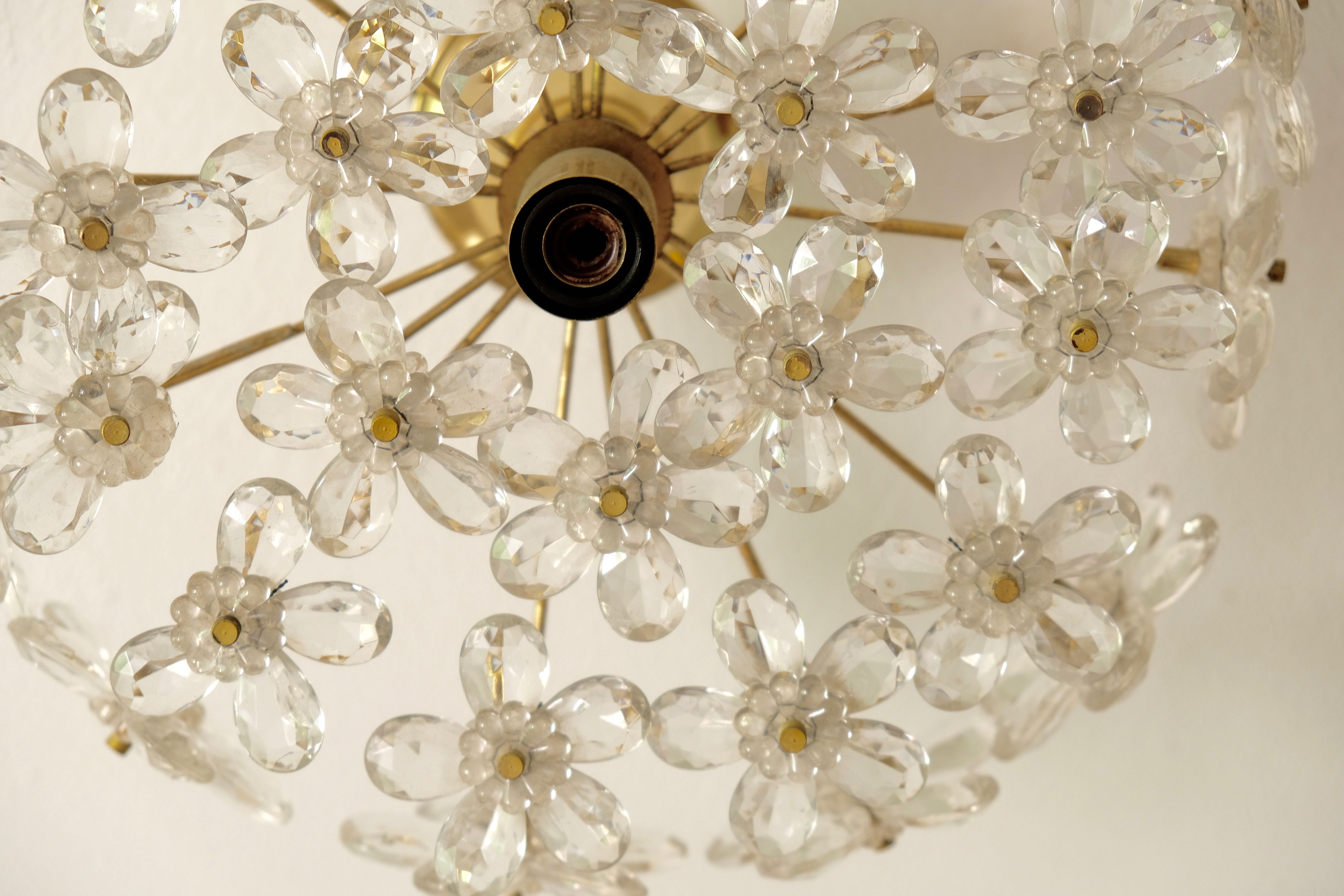 Ceiling flowers in murano glass and brass