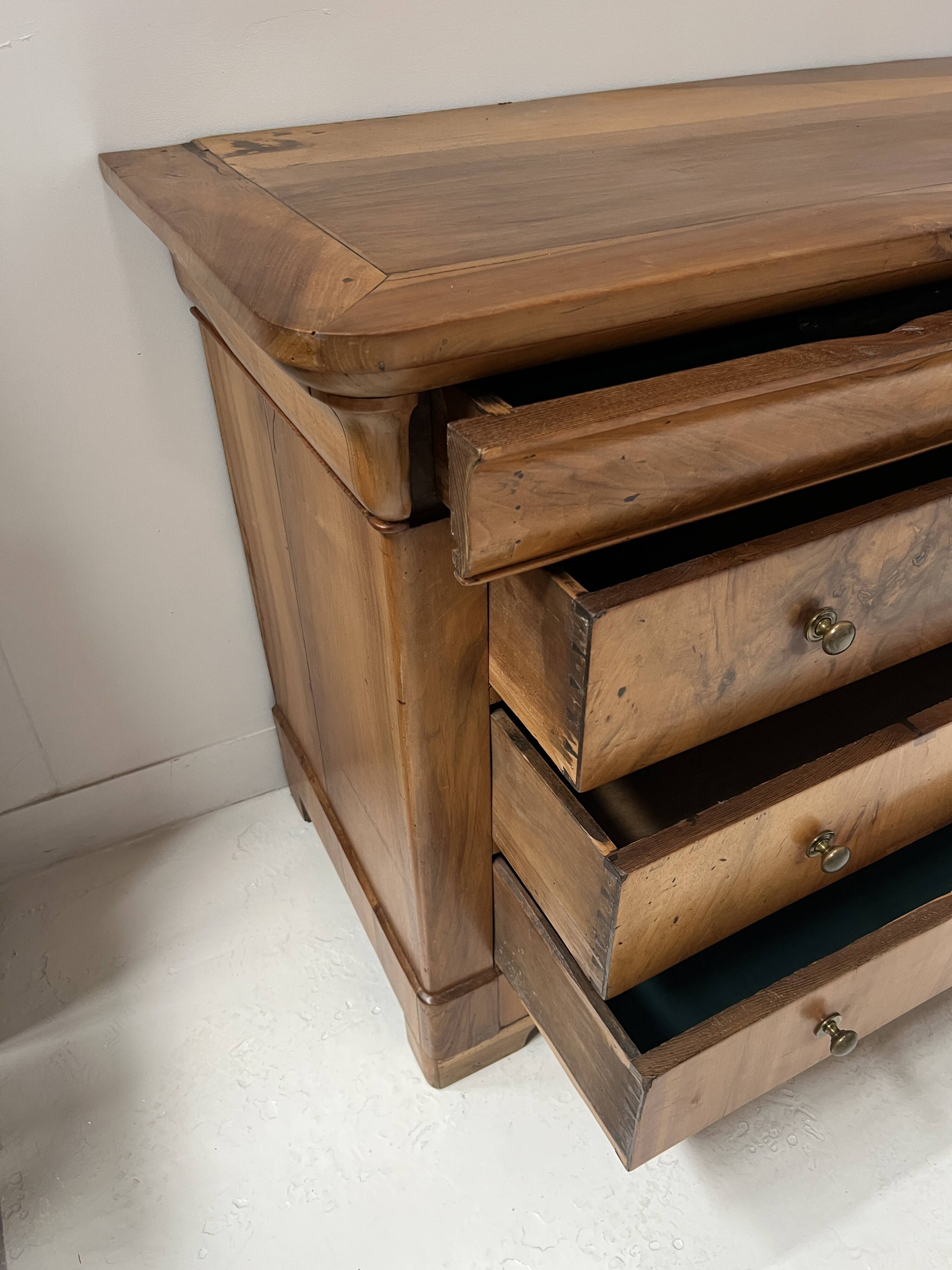 Commode Louis Philippe en en merisier massif XIX siècle