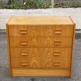 Scandinavian chest of drawers with 4 drawers in oak, 1970.