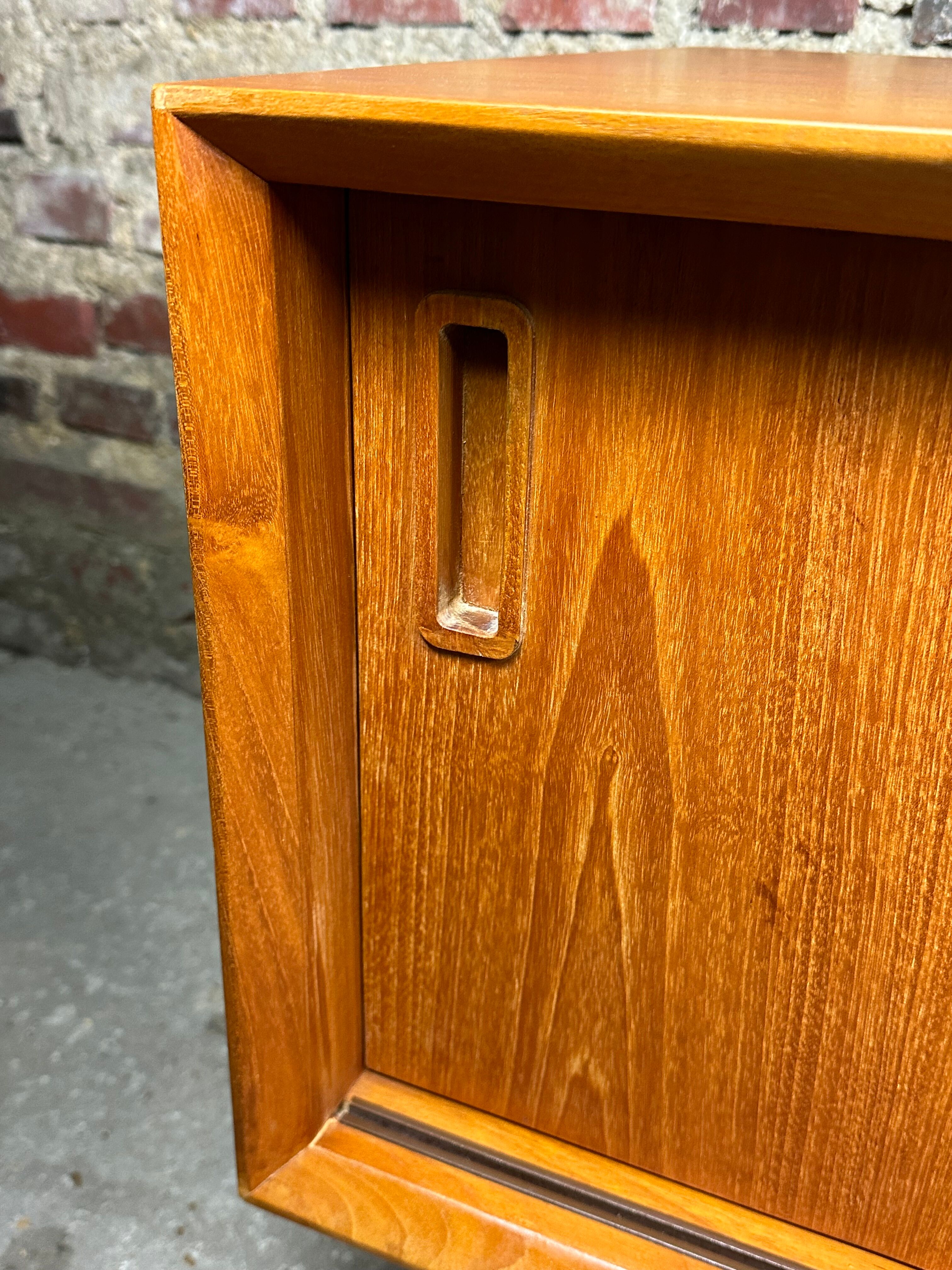 Scandinavian style enfilade in solid teak and pencil feet