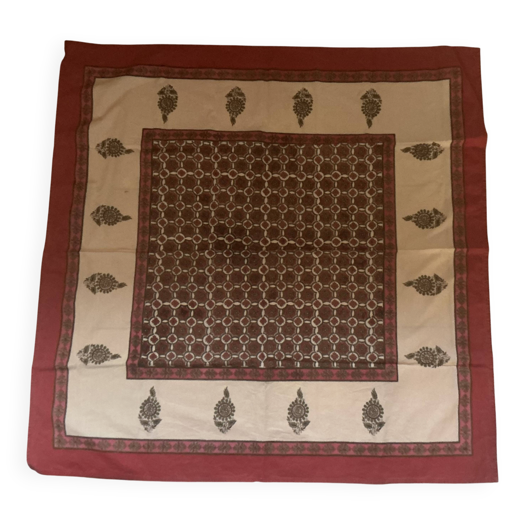 Square tablecloth 106x106 cm