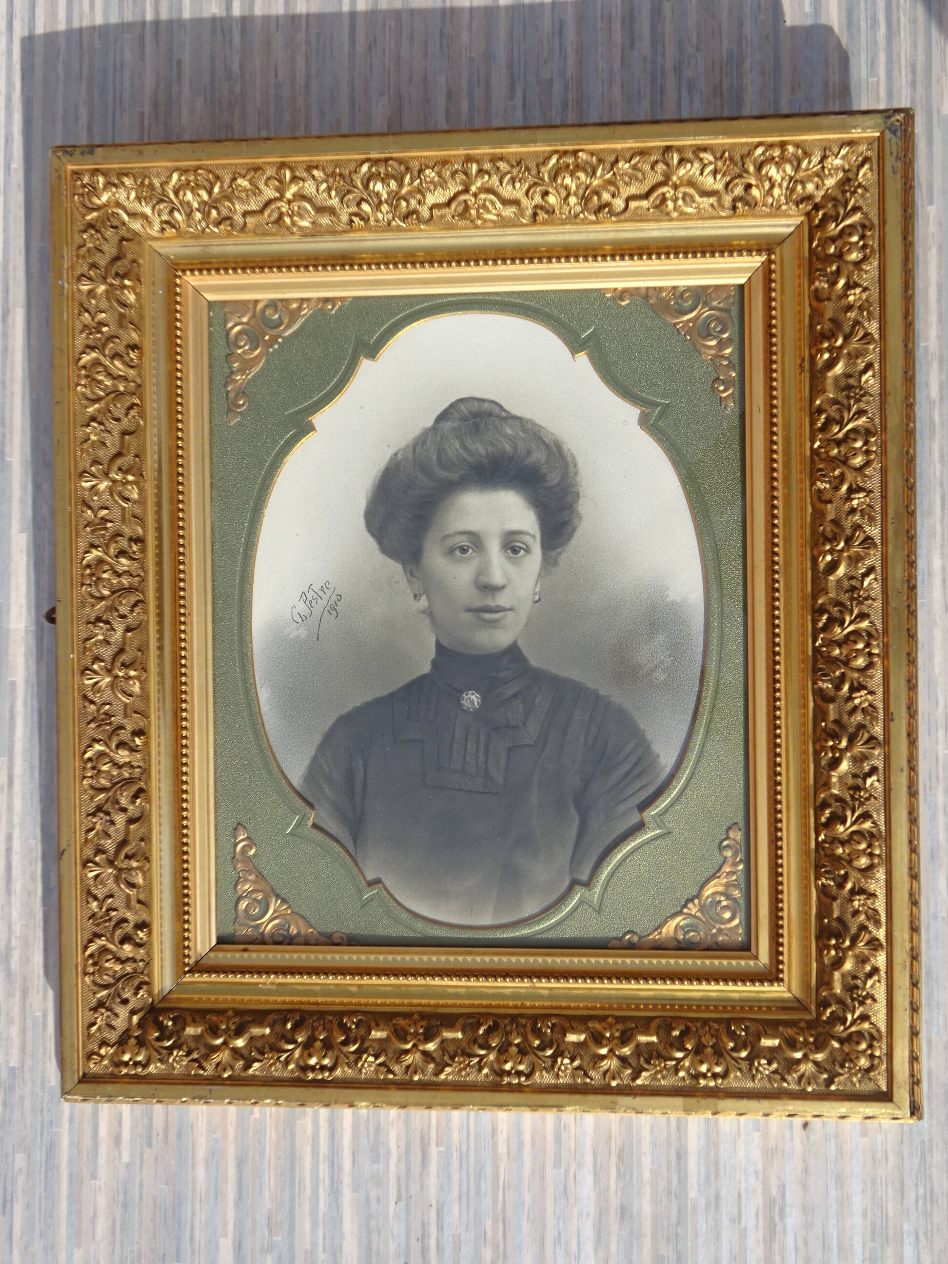 old photo portrait in golden frame (54x62 cm), 1910