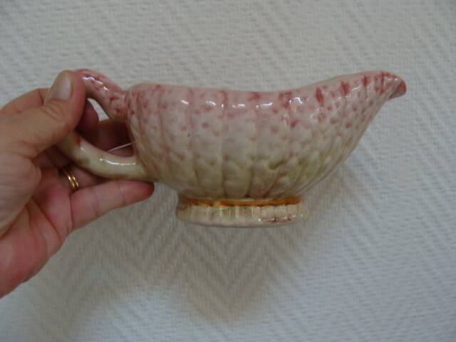 Asparagus sauce boat in slip