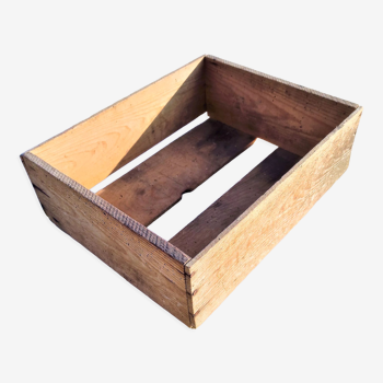 Old wooden box of 37 x29 x 11 cm