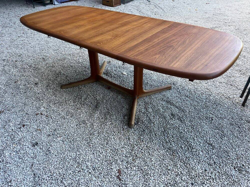 Vintage Scandinavian table Dyrlund 1960