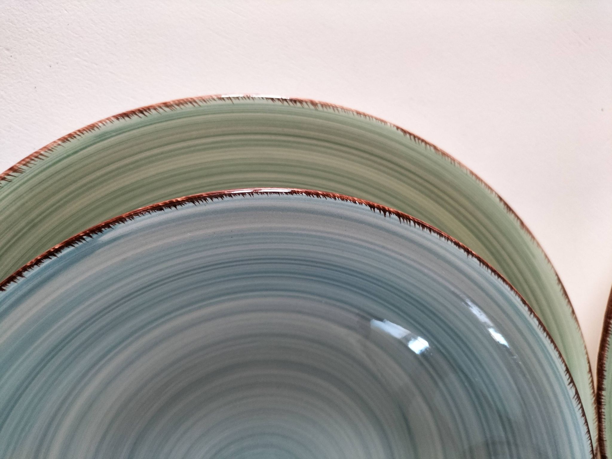 Set of 7 vintage flat and deep plates