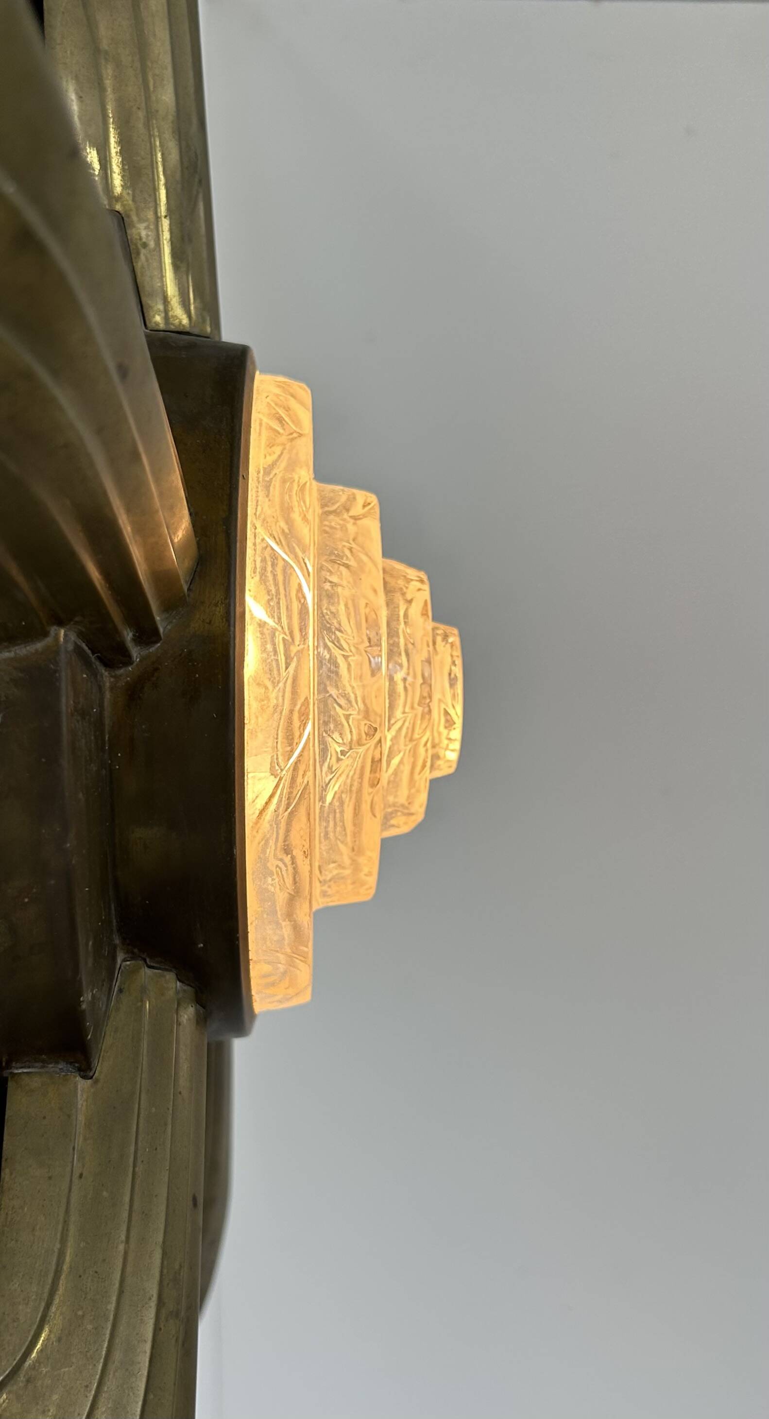 Vintage wall light in bronze and frosted glass, France, 1930.