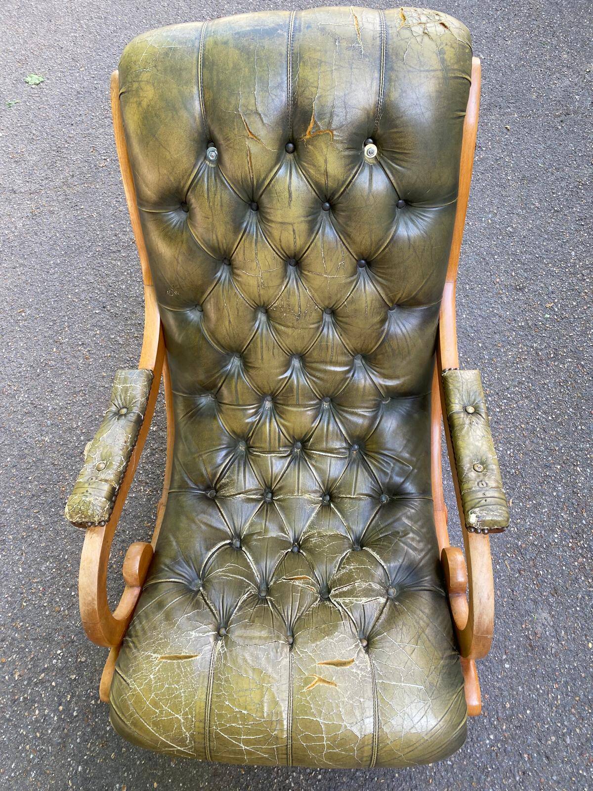 English Chesterfield olive green relax armchair